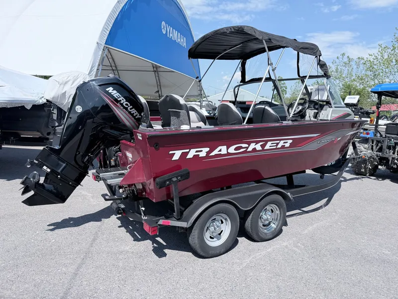 Slide: The Image of 2017 Tracker Targa V-18 Combo boat with Mercury engine. - 5