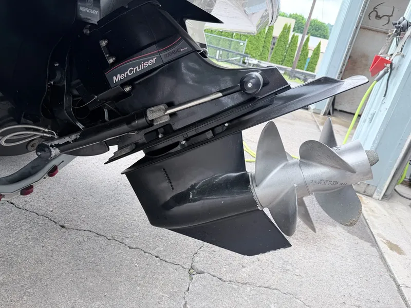 Slide: The Image of Monterey M-20 boat drive with MerCruiser Bravo Three propeller. - 9