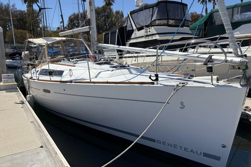 The Image of Beneteau Oceanis 37 2011 - 0