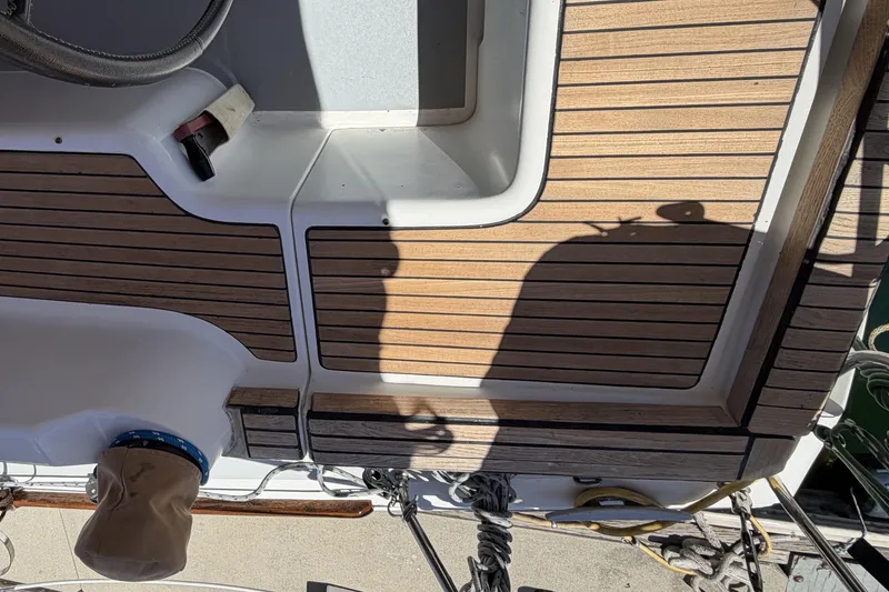 Slide: The Image of Beneteau Oceanis 37 2011 - 24