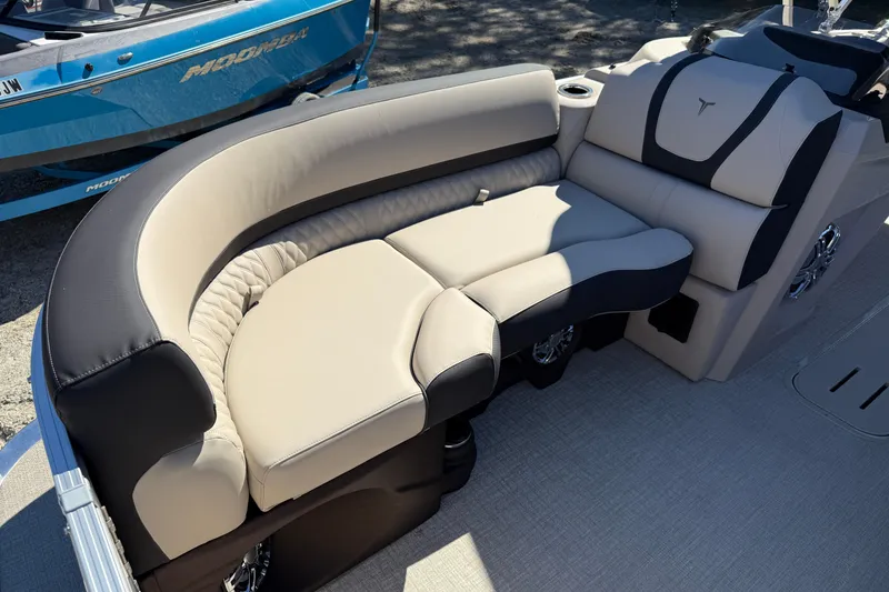 Slide: The Image of 2026 Tahoe Pontoon Cascade Versatile Rear Bench 23 with luxurious seating design. - 13