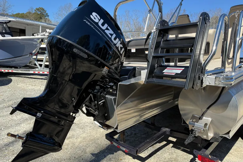 Slide: The Image of 2026 Tahoe Pontoon Cascade Versatile Rear Bench 23 with Suzuki outboard motor. - 15