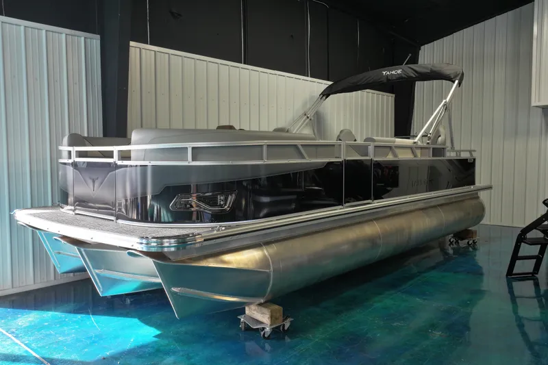 The Image of Tahoe Sport 85 Rear Fish 2026 - 0