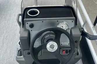 Slide: The Image of Sun Tracker Bass Buggy 16 XL Select 2026 - 15