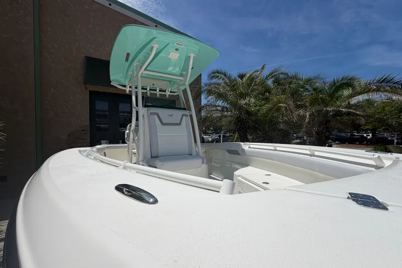 Slide: The Image of Mako 226 Center Console 2026 - 19