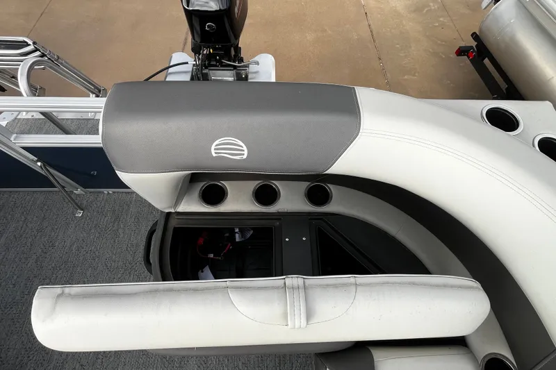 Slide: The Image of Sun Tracker Bass Buggy 16 XL Select 2026 - 16