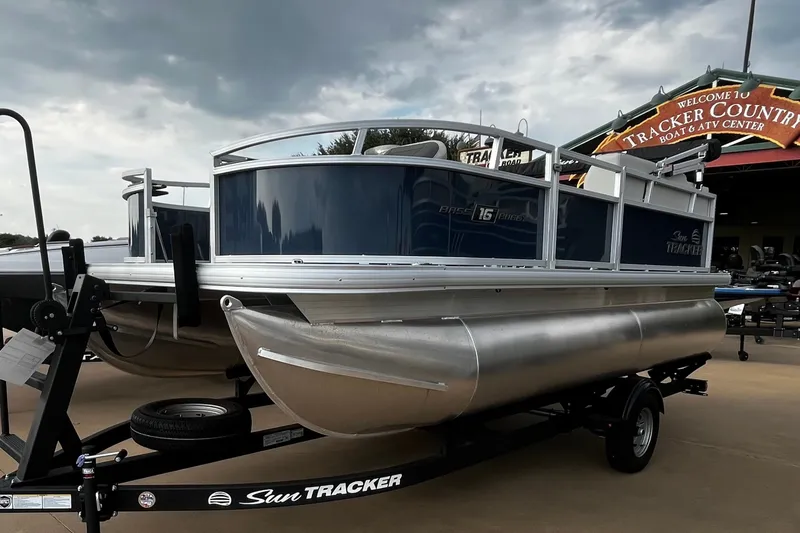 The Image of Sun Tracker Bass Buggy 16 XL Select 2026 - 0