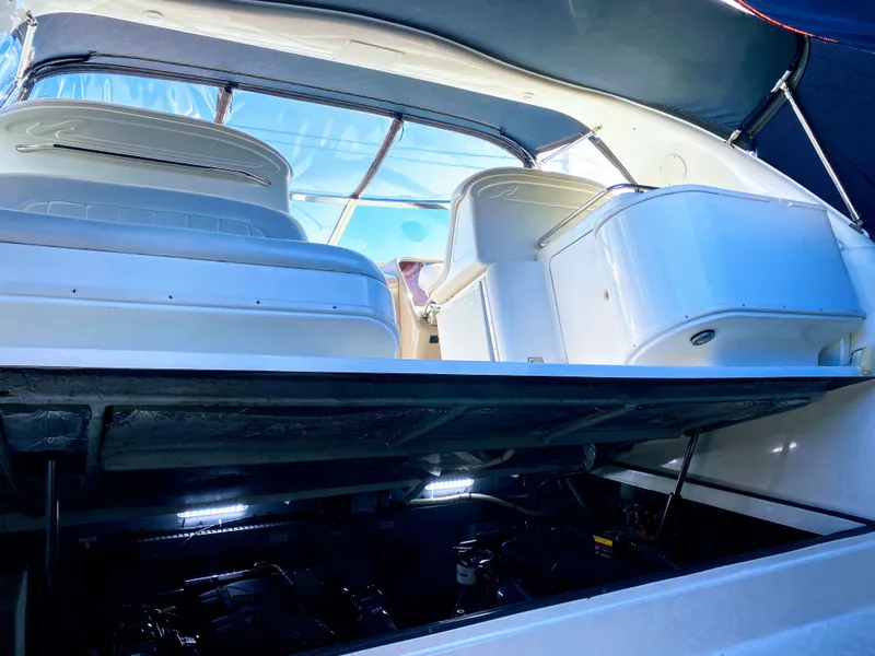 Slide: The Image of Interior of a 1999 Sea Ray 370 Express Cruiser yacht. - 43