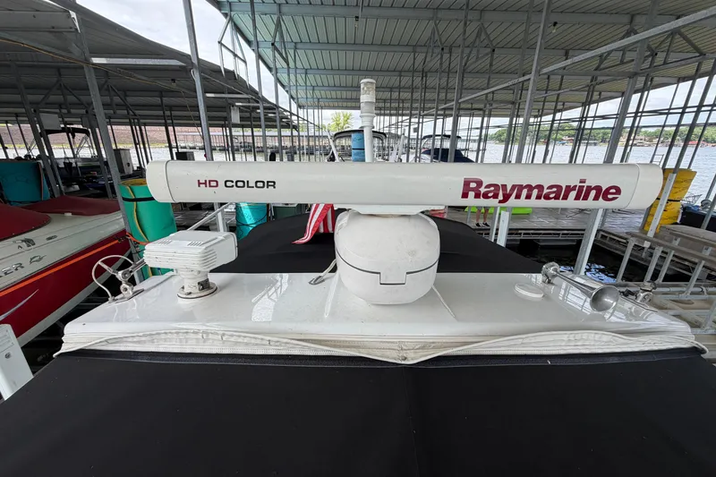Slide: The Image of 2006 Formula 400 Super Sport boat with Raymarine HD Color radar at dock. - 24