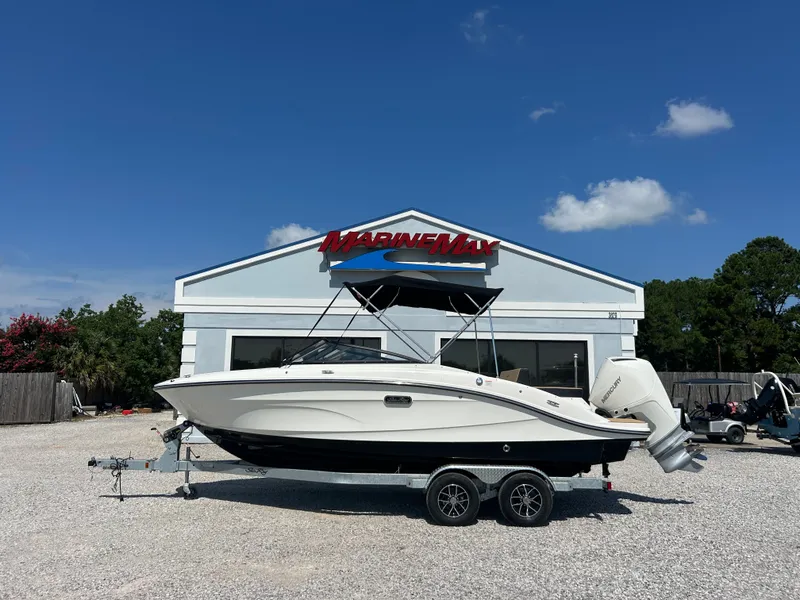 Slide: The Image of Sea Ray SPX 210 Outboard 2026 - 1
