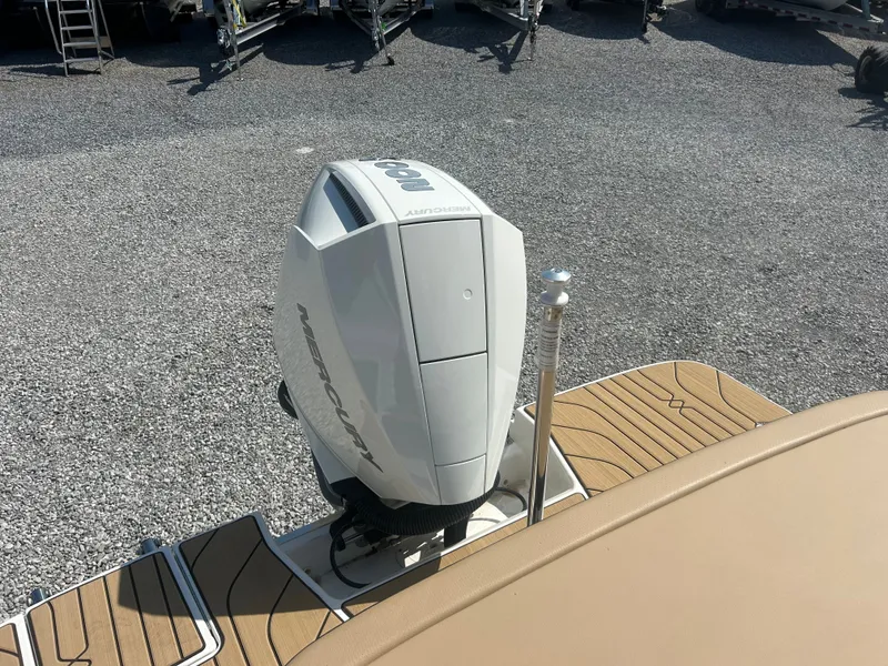 Slide: The Image of Sea Ray SPX 210 Outboard 2026 - 7