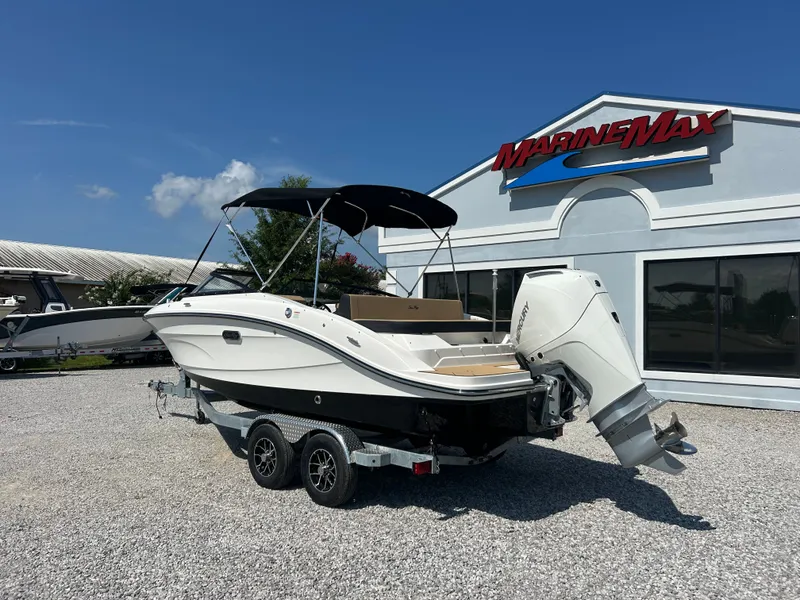 Slide: The Image of Sea Ray SPX 210 Outboard 2026 - 4