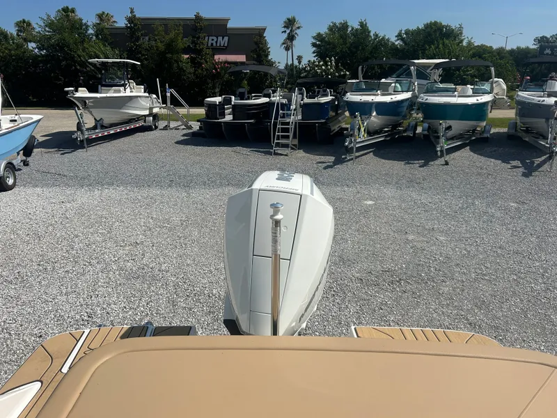 Slide: The Image of Sea Ray SPX 210 Outboard 2026 - 9