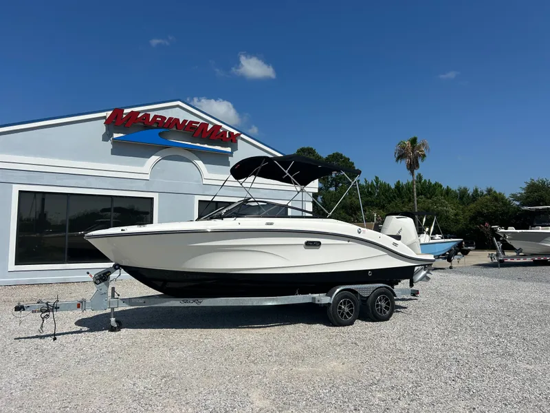 Slide: The Image of Sea Ray SPX 210 Outboard 2026 - 2
