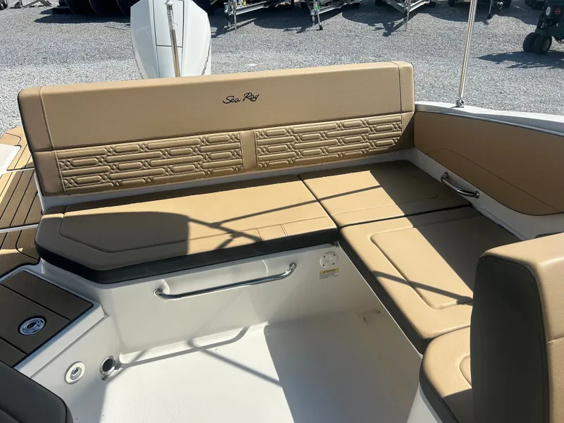 Slide: The Image of Sea Ray SPX 210 Outboard 2026 - 11