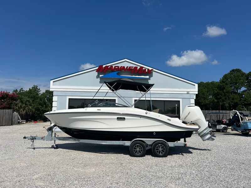 Slide: The Image of Sea Ray SPX 210 Outboard 2026 - 0