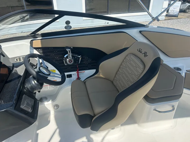 Slide: The Image of Sea Ray SPX 210 Outboard 2026 - 13