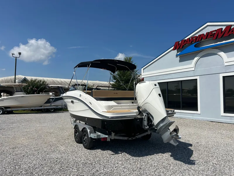 Slide: The Image of Sea Ray SPX 210 Outboard 2026 - 5
