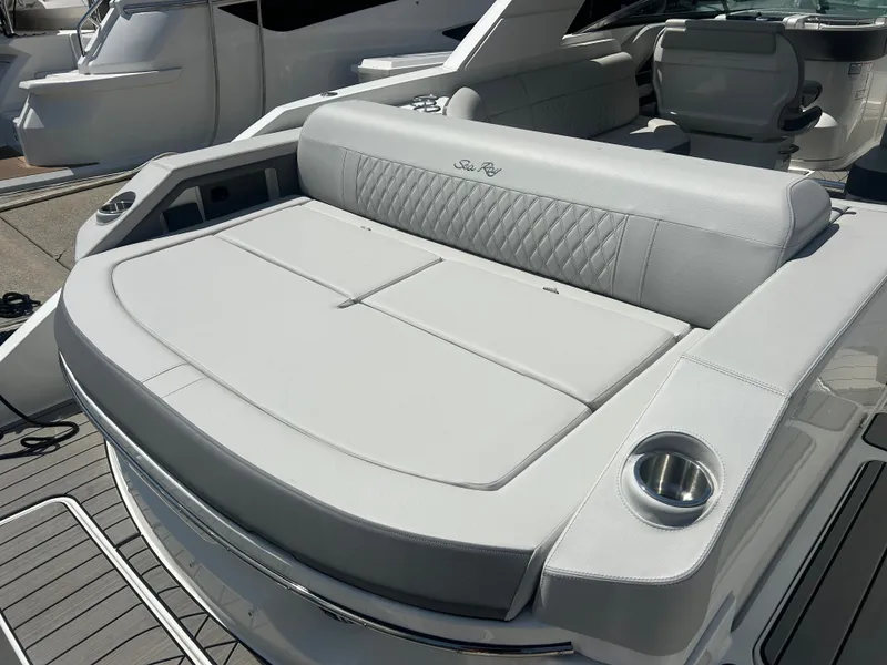 Slide: The Image of Sea Ray SLX 310 Outboard 2026 - 11