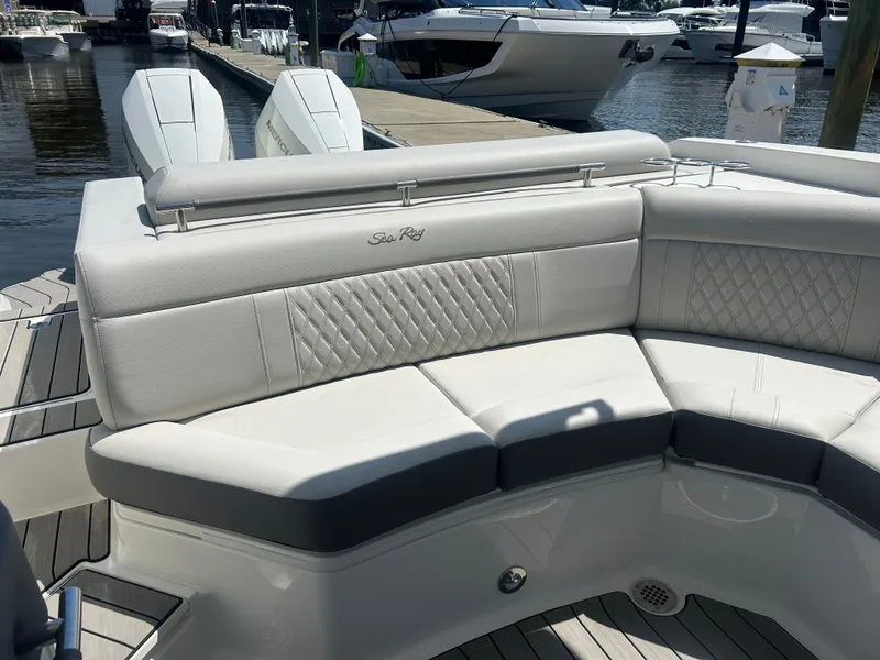 Slide: The Image of Sea Ray SLX 310 Outboard 2026 - 15