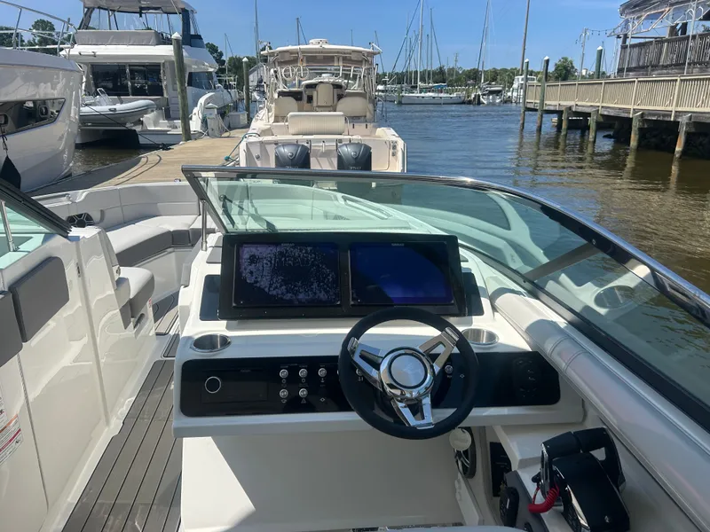 Slide: The Image of Sea Ray SLX 310 Outboard 2026 - 21