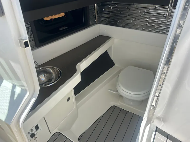 Slide: The Image of Sea Ray SLX 310 Outboard 2026 - 28