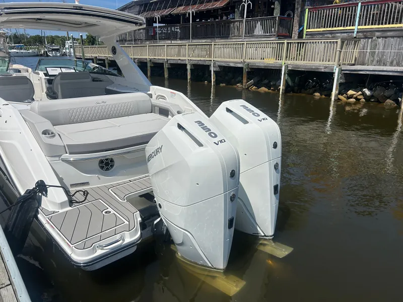 Slide: The Image of Sea Ray SLX 310 Outboard 2026 - 9