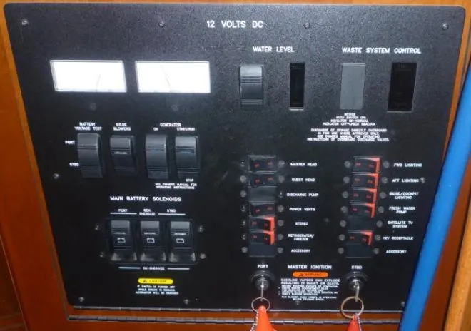 Slide: The Image of Control panel of 2005 Sea Ray 390 Motor Yacht. - 25