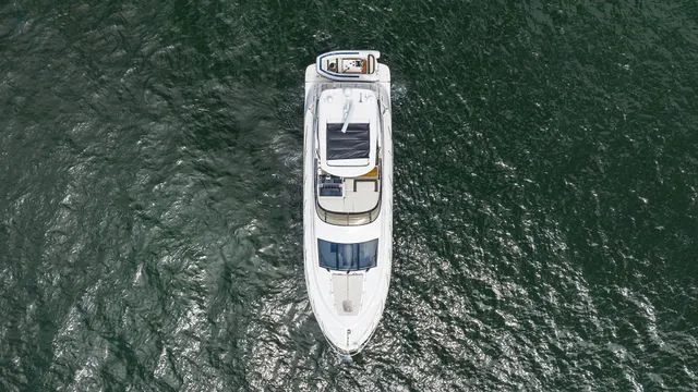 Slide: The Image of Sea Ray 510 Fly 2015 - 60