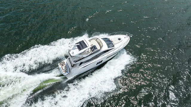 Slide: The Image of Sea Ray 510 Fly 2015 - 71