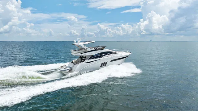 Slide: The Image of Sea Ray 510 Fly 2015 - 67