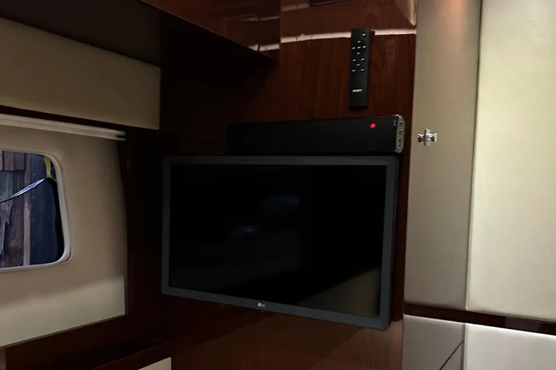 Slide: The Image of Sea Ray 510 Fly 2015 - 51