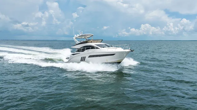 Slide: The Image of Sea Ray 510 Fly 2015 - 68