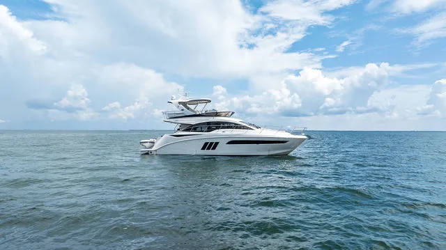 Slide: The Image of Sea Ray 510 Fly 2015 - 57