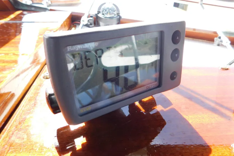 Slide: The Image of Depth gauge on 1995 Lyman 27 Cruisette displaying 46 feet. - 29