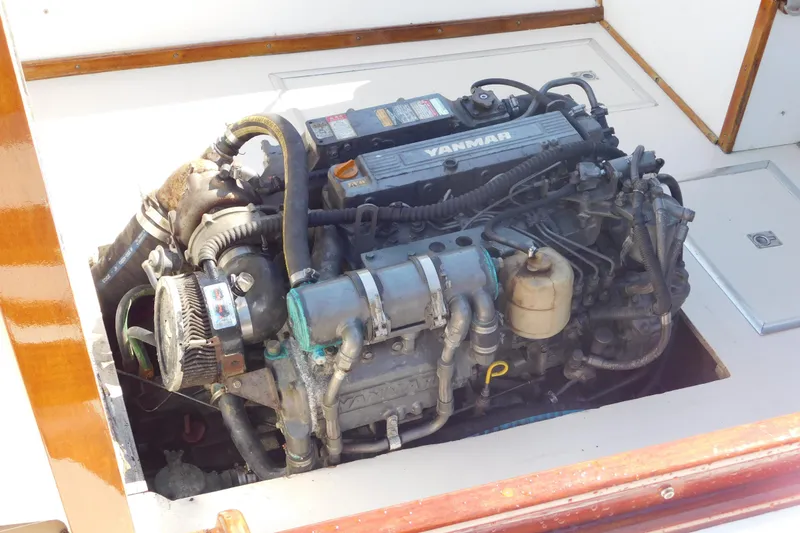 Slide: The Image of Engine compartment of a 1995 Lyman 27 Cruisette boat with Yanmar engine. - 33