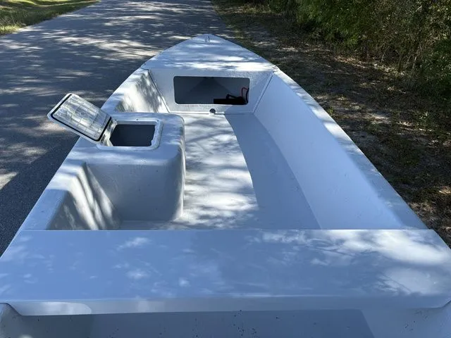 Slide: The Image of Salty Boats STUMPNOCKER 144 SKIFF TILLER 2026 - 10