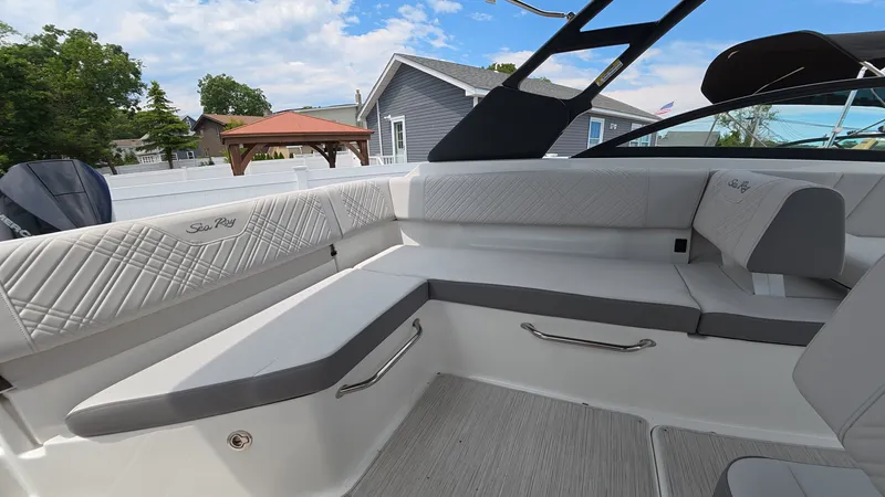 Slide: The Image of Sea Ray SDX 250 Outboard 2026 - 13