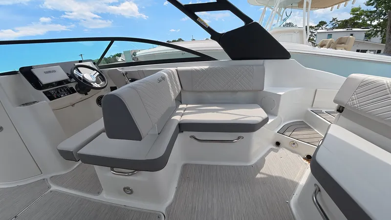 Slide: The Image of Sea Ray SDX 250 Outboard 2026 - 16