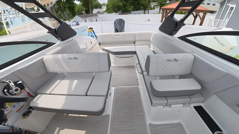 Slide: The Image of Sea Ray SDX 250 Outboard 2026 - 21