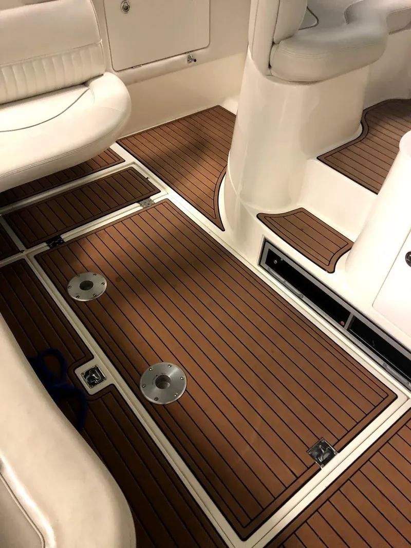 Slide: The Image of Interior of 2000 Cruisers Yachts 3575 Express with wooden flooring. - 19