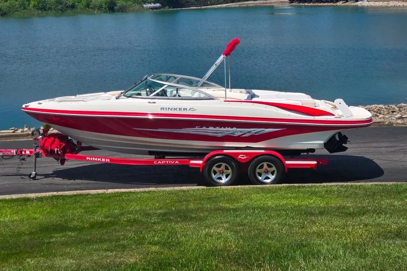 The Image of Rinker 226 Captiva Bowrider 2008 - 0
