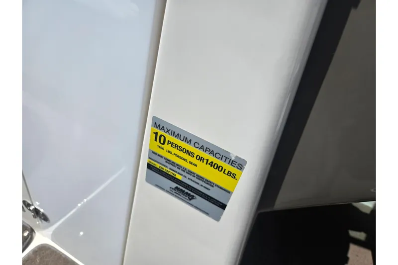 Slide: The Image of 2008 Rinker 226 Captiva Bowrider capacity label, maximum 10 persons or 1400 lbs. - 15