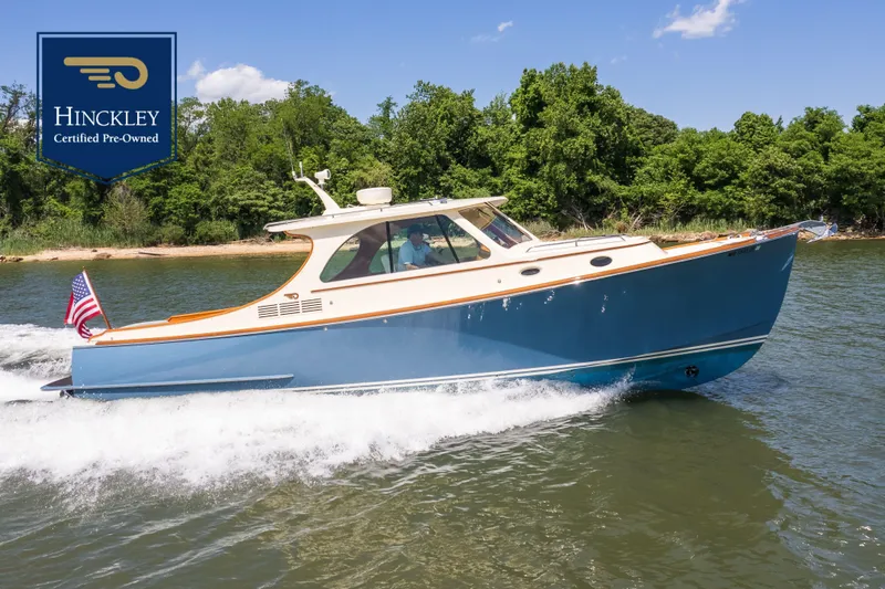 The Image of Hinckley Yachts Talaria 34 2013 - 0