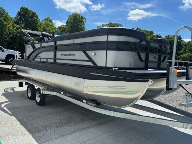 The Image of Bennington 22 SL Sport 2026 - 1
