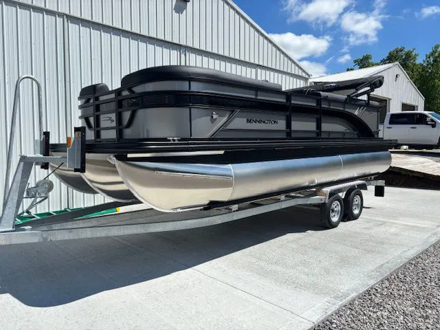 Slide: The Image of Bennington 22 SL Sport 2026 - 4