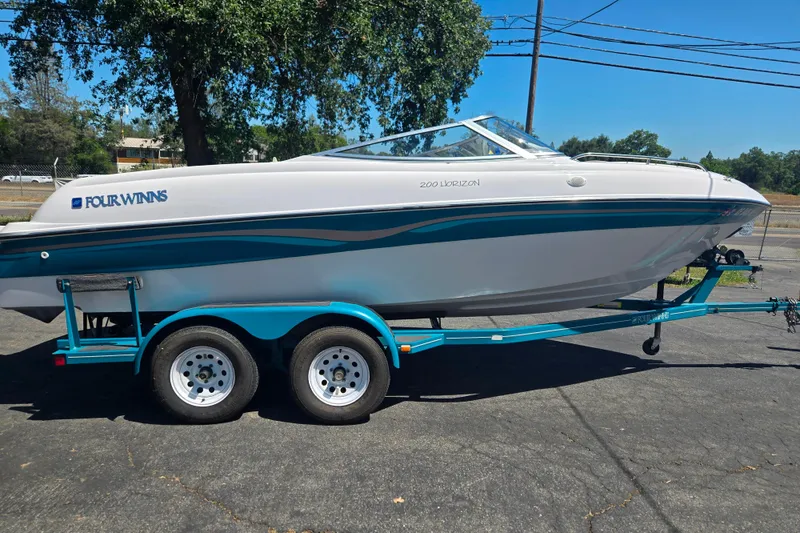 The Image of Four Winns 200 Horizon 1996 - 1