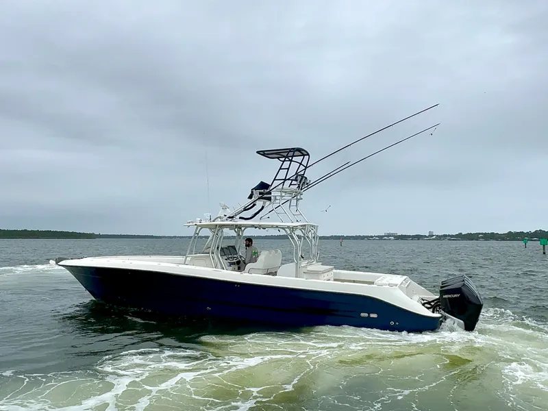 The Image of 2009 Hydra-Sports Vector 4100CC boat on the water. - 0