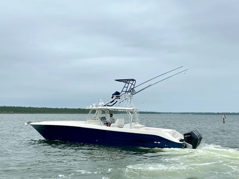 Slide: The Image of 2009 Hydra-Sports Vector 4100CC on calm waters. - 13