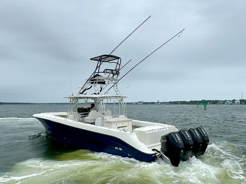 Slide: The Image of 2009 Hydra-Sports Vector 4100CC boat on the water. - 4